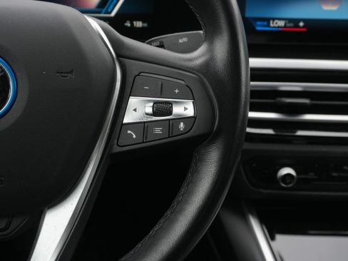 Used 2023 BMW i4 eDrive40 RWD image 21