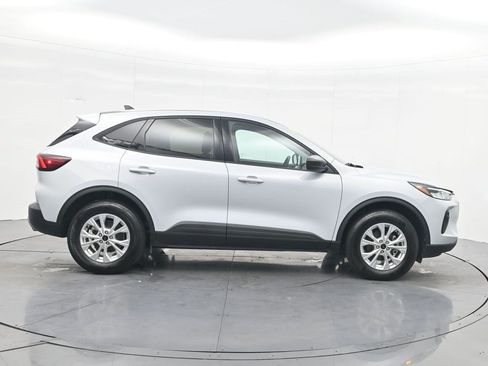 Used 2025 Ford Escape Active w/ Cold Weather Package AWD/4WD image 4