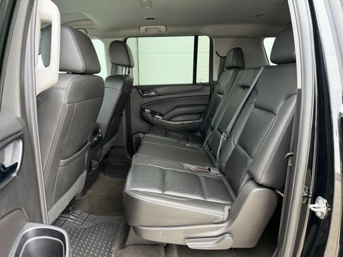 Used 2018 Chevrolet Suburban LT image 11