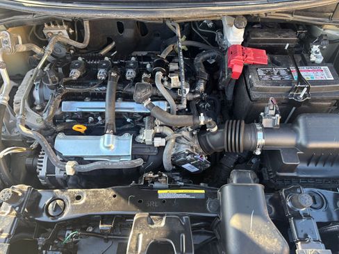 Used 2025 Nissan Versa SV image 30