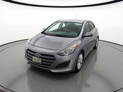 Used 2016 Hyundai Elantra GT image 1