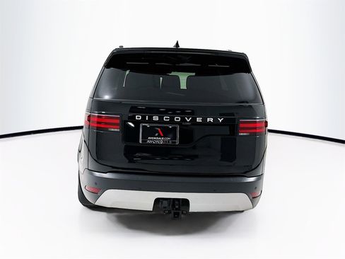 Used 2024 Land Rover Discovery S image 7