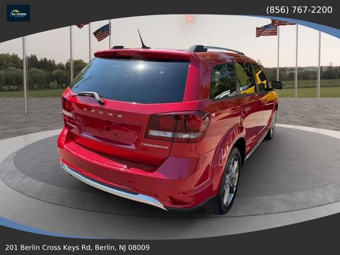 Used 2018 Dodge Journey Crossroad w/ Nav & Sun Group FWD image 5