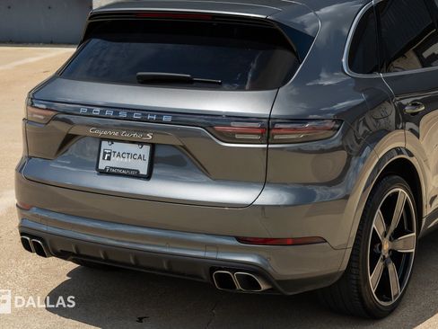 Used 2023 Porsche Cayenne Turbo S AWD/4WD image 15