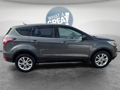 Used 2017 Ford Escape SE image 7