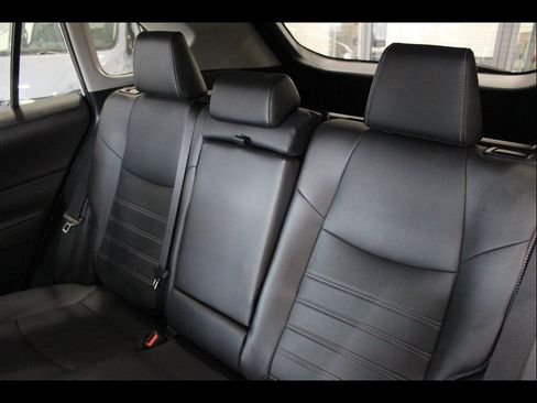 Used 2023 Toyota RAV4 XLE Premium image 17