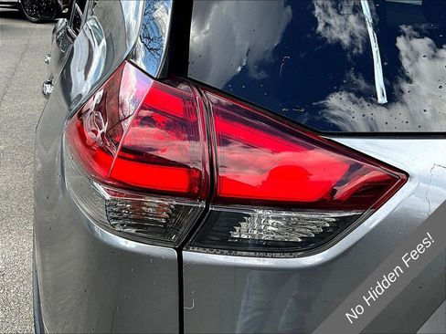 Used 2018 Nissan Rogue SV AWD/4WD image 28