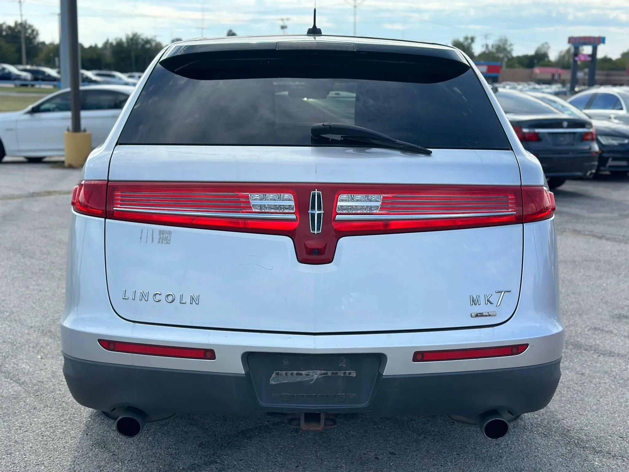 Used 2012 Lincoln MKT AWD image 7