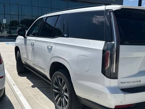 Used 2024 Cadillac Escalade Sport Platinum w/ Heavy-Duty Trailer Package AWD/4WD image 4