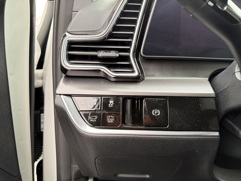 Used 2025 Kia Sportage SX Prestige image 18