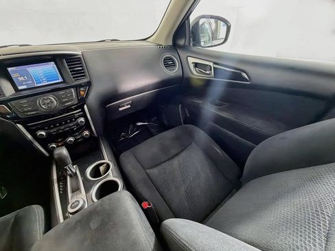 Used 2013 Nissan Pathfinder SV AWD/4WD image 12