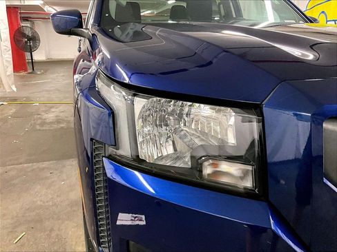 Used 2022 Nissan Frontier SV AWD/4WD image 32