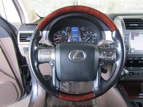 Used 2017 Lexus GX 460 Premium w/ Premium Package AWD/4WD image 16