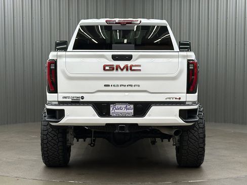 Used 2025 GMC Sierra 2500 AT4 w/ AT4 Premium Plus Package image 4