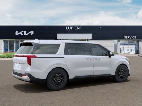 New 2026 Kia Carnival FWD image 9