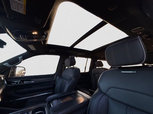 Used 2024 Jeep Grand Wagoneer Series II w/ Quick Order Packagew 28T image 12