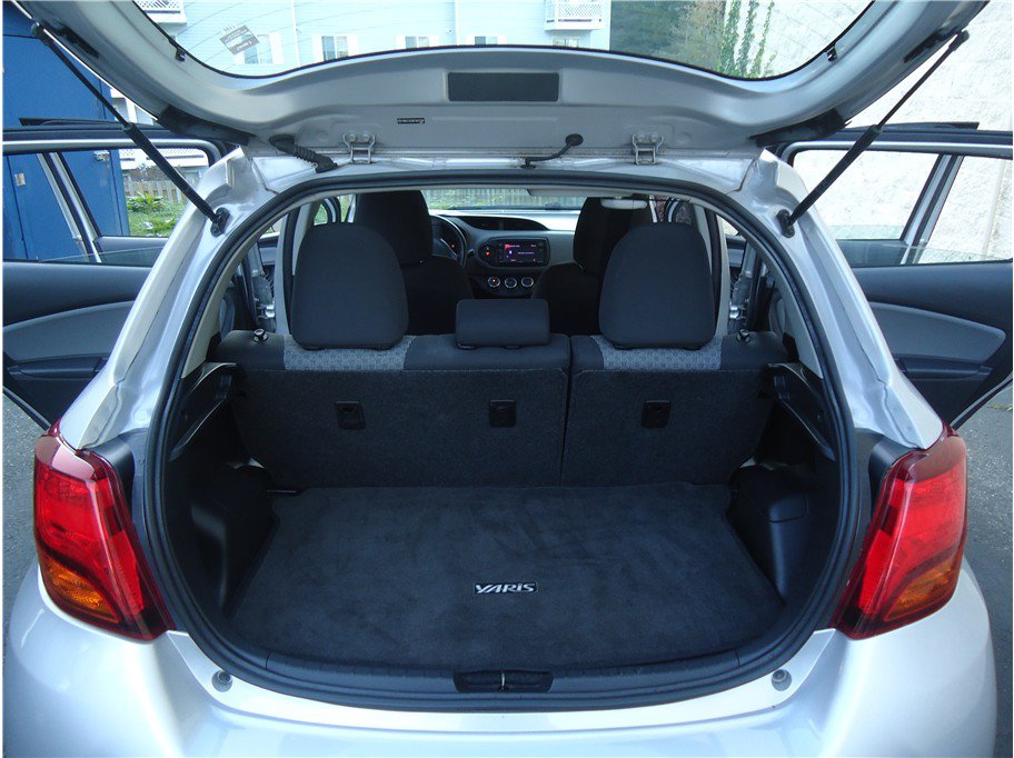 Used 2015 Toyota Yaris L FWD image 15