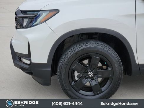 Certified 2024 Honda Ridgeline Black Edition image 8