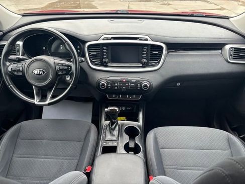 Used 2018 Kia Sorento LX w/ LX V6 Convenience Package AWD/4WD image 15