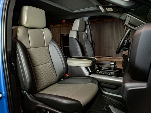 Used 2025 Chevrolet Silverado 1500 ZR2 w/ Technology Package image 30