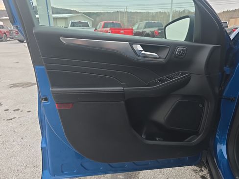 Used 2021 Ford Escape Titanium image 16