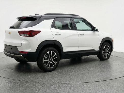 Used 2025 Chevrolet TrailBlazer LT image 9