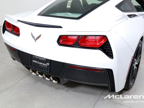 Used 2019 Chevrolet Corvette Stingray Coupe RWD image 32