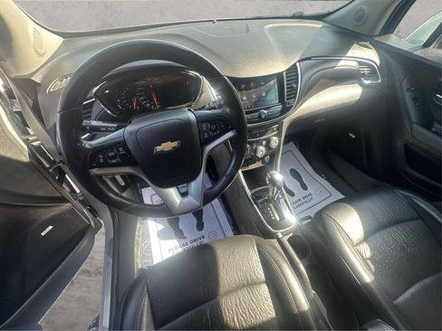 Used 2020 Chevrolet Trax Premier AWD/4WD image 32
