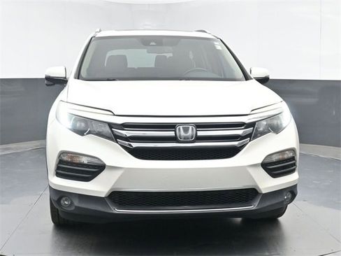 Used 2017 Honda Pilot Touring image 3