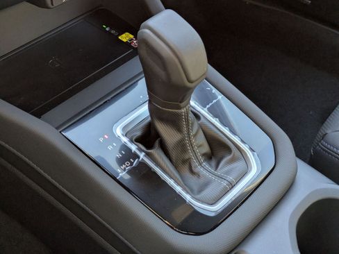 Used 2025 Subaru Forester Limited image 15