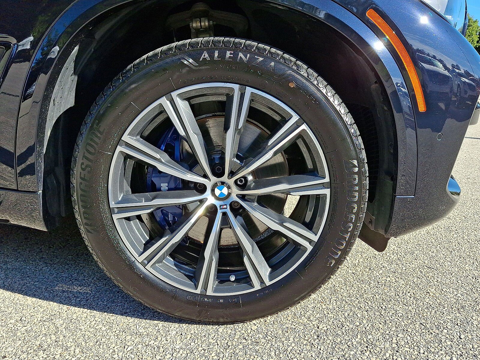 Used 2022 BMW X5 xDrive40i w/ M Sport Package AWD/4WD image 27