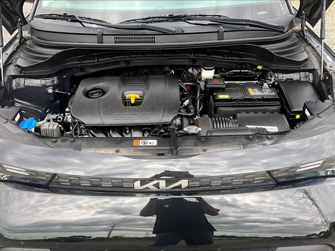 Used 2023 Kia Soul LX w/ LX Technology Package FWD image 29