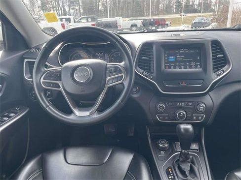 Used 2019 Jeep Cherokee Latitude Plus image 14