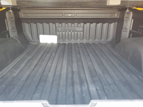Used 2025 GMC Sierra 1500 AT4 w/ AT4 Premium Package AWD/4WD image 12