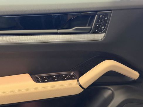 New 2026 Porsche Cayenne image 14