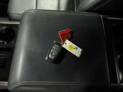 Used 2021 Ford F150 Lariat image 35