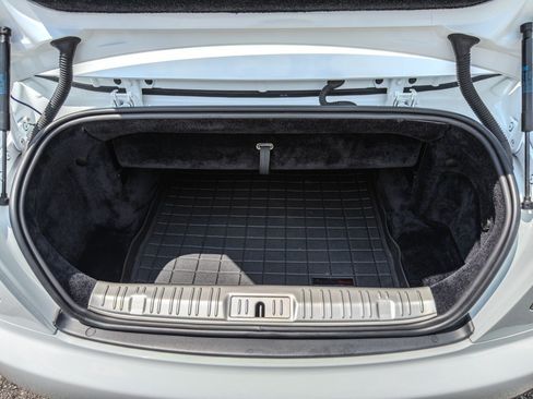Used 2018 Rolls-Royce Dawn RWD image 14