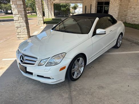 Used 2011 Mercedes-Benz E 350 Cabriolet image 2