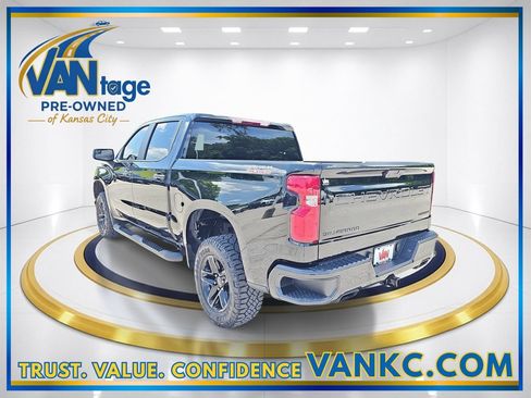 Certified 2021 Chevrolet Silverado 1500 Custom Trail Boss w/ Midnight Edition AWD/4WD image 9