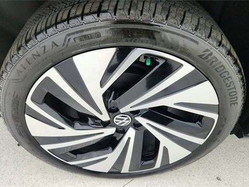 Used 2025 Volkswagen ID.4 Pro S Plus image 55