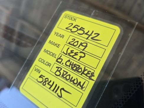 Used 2019 Jeep Grand Cherokee Limited image 54