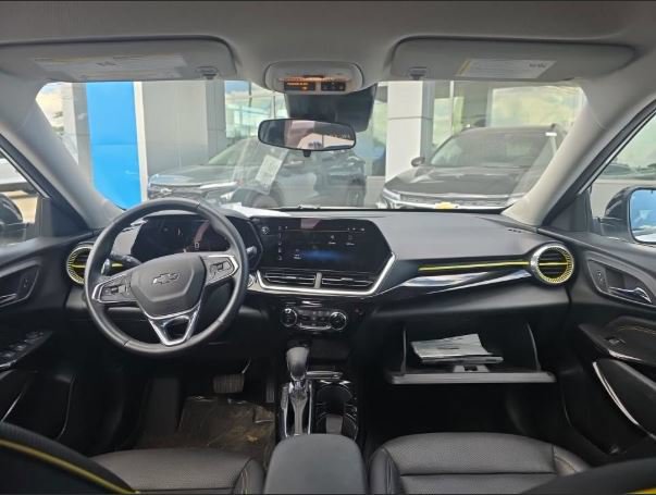 Used 2024 Chevrolet Trax ACTIV w/ Driver Confidence Package FWD image 9