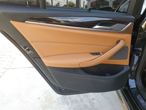 Used 2021 BMW M550i xDrive w/ Executive Package image 17