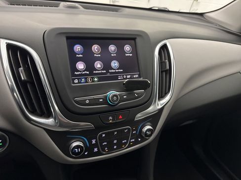 Used 2022 Chevrolet Equinox LT w/ Driver Convenience Package image 16