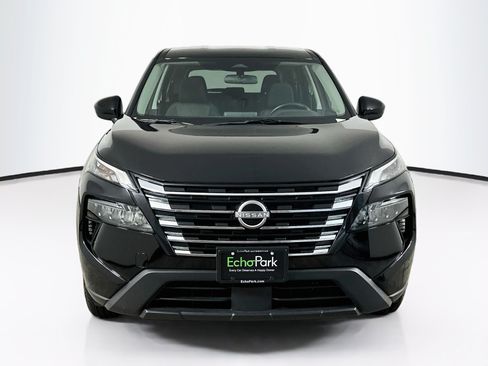 Used 2025 Nissan Rogue SV AWD/4WD image 2