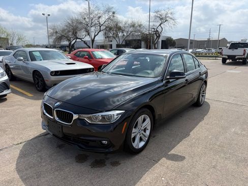 Used 2018 BMW 330i Sedan image 1