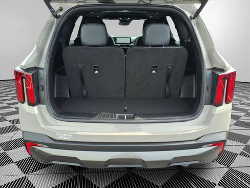 Used 2024 Kia Sorento SX Prestige image 11