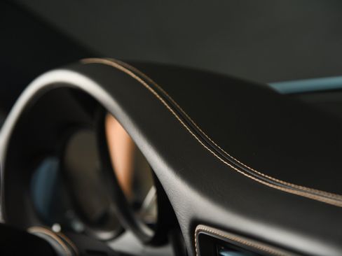 Used 2019 Porsche 911 Speedster RWD image 40