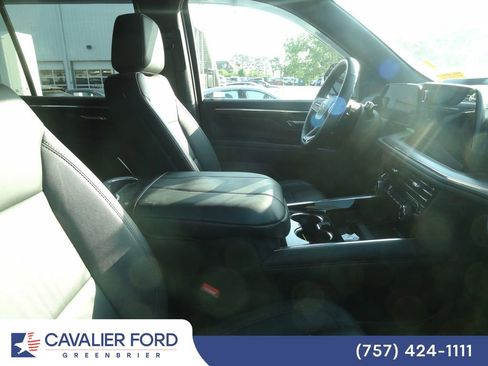 Used 2025 Chevrolet Tahoe Z71 w/ Comfort Package AWD/4WD image 6