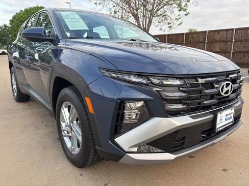 Used 2026 Hyundai Tucson SE FWD image 2